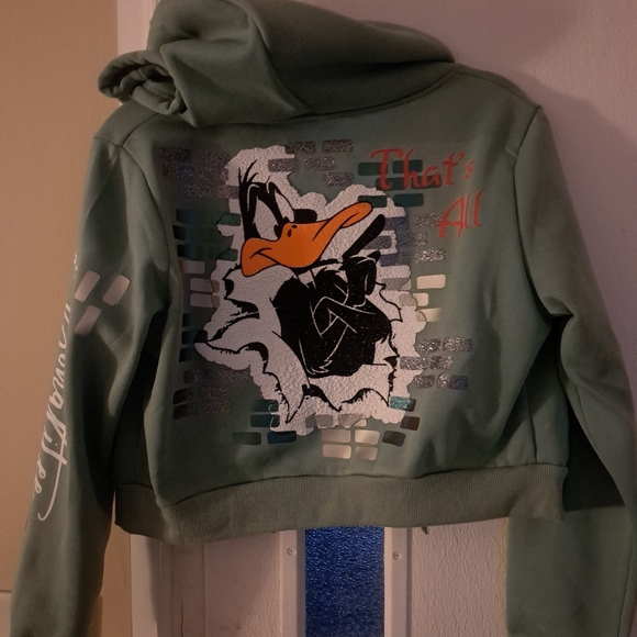 Personalitee - Picture 2 of 7